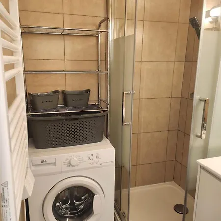 Appartement Avec Jardinet à 2 Min à Pieds De La Calvi (Corsica)