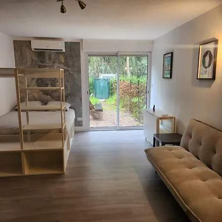 Avec Jardinet A 2 Min A Pieds De La