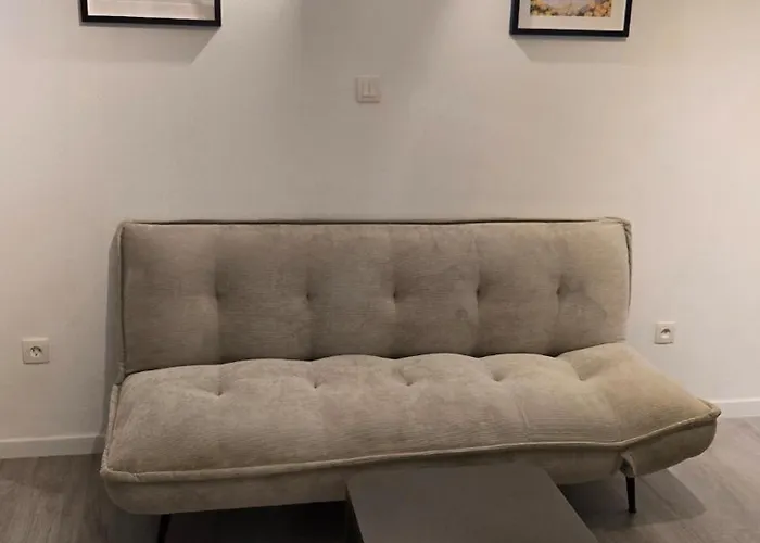 Avec Jardinet A 2 Min A Pieds De La Appartement *