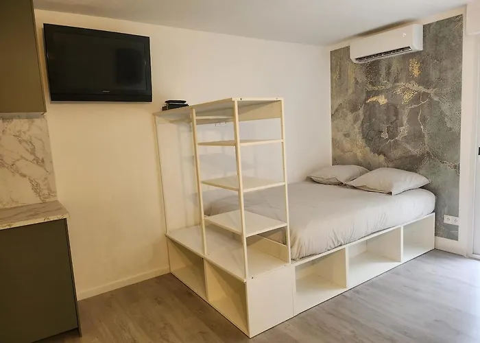 Avec Jardinet A 2 Min A Pieds De La * Calvi (Corsica)