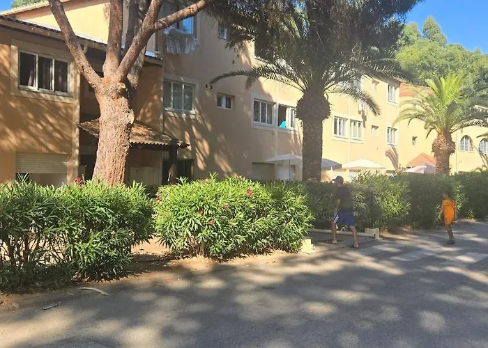 Avec Jardinet A 2 Min A Pieds De La Calvi (Corsica)