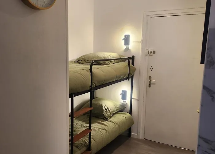 Avec Jardinet A 2 Min A Pieds De La Lägenhet